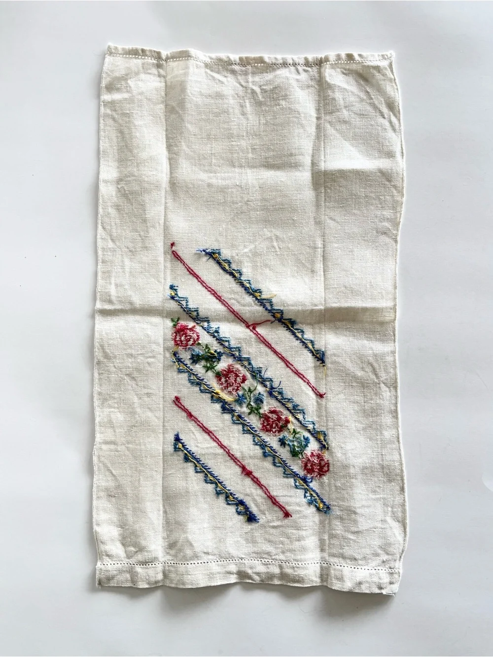 Vintage Linen Cross Stitched Guest Towels Fingertip Towels Tea  Towels Pair